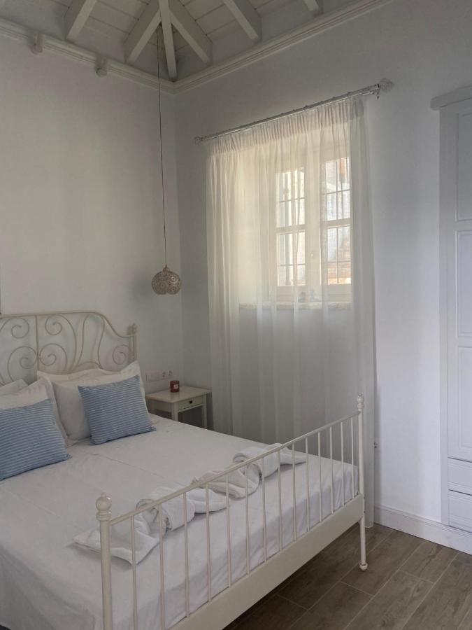 Halki Sea Breeze - A Waterfront Villa Bagian luar foto