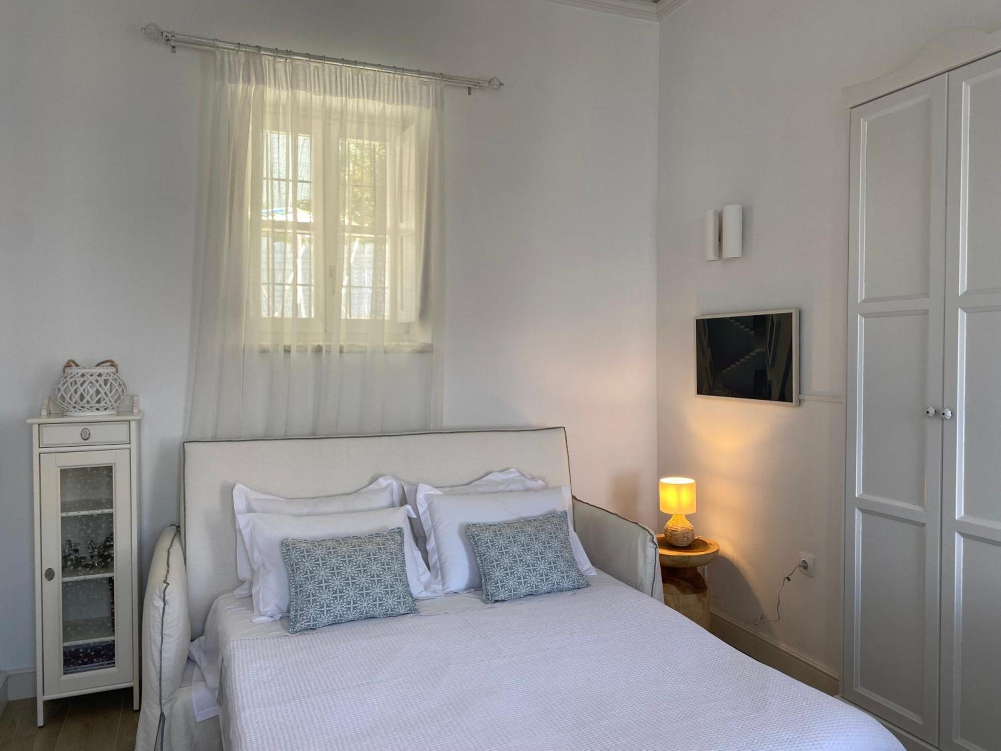 Halki Sea Breeze - A Waterfront Villa Bagian luar foto