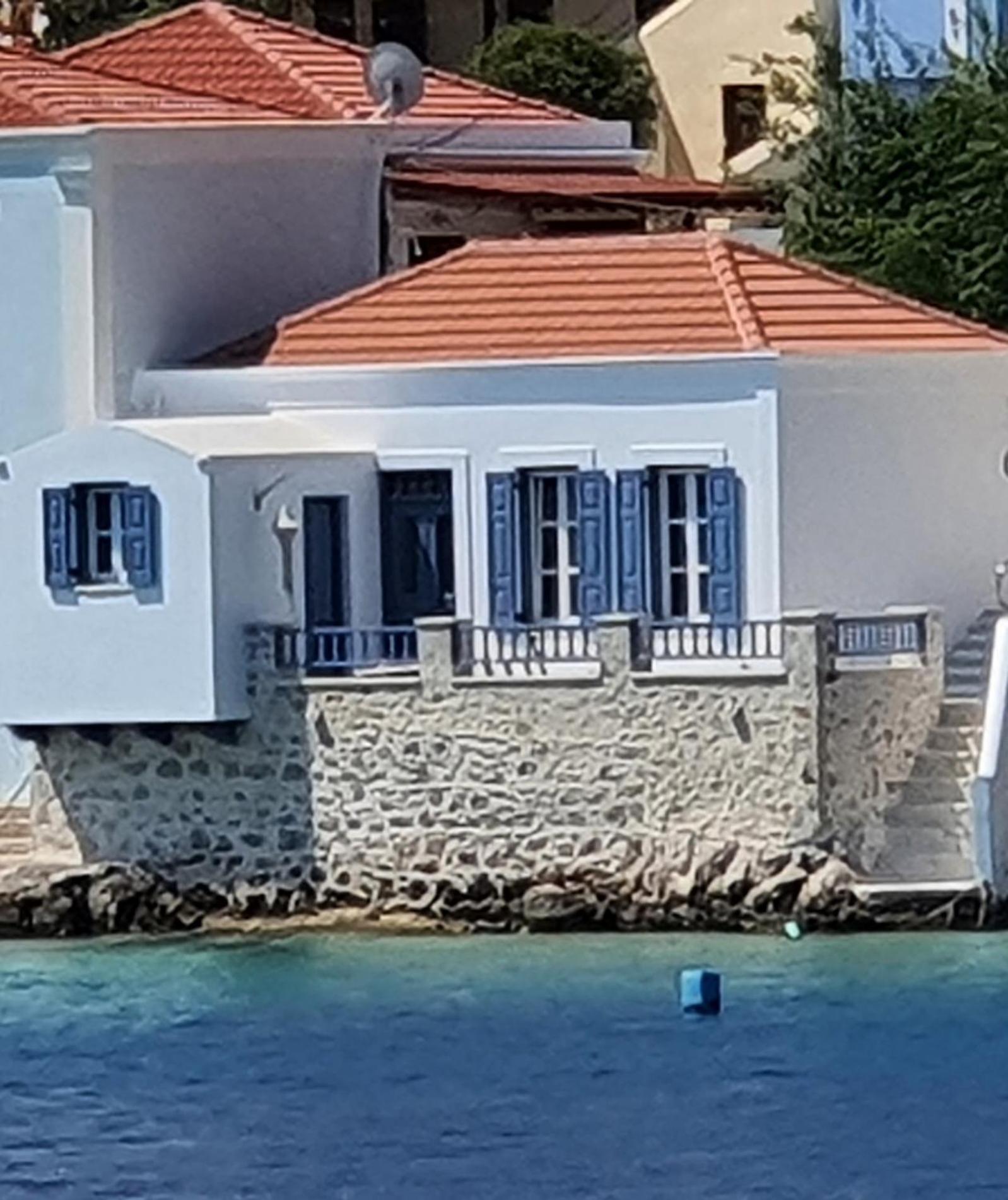 Halki Sea Breeze - A Waterfront Villa Bagian luar foto